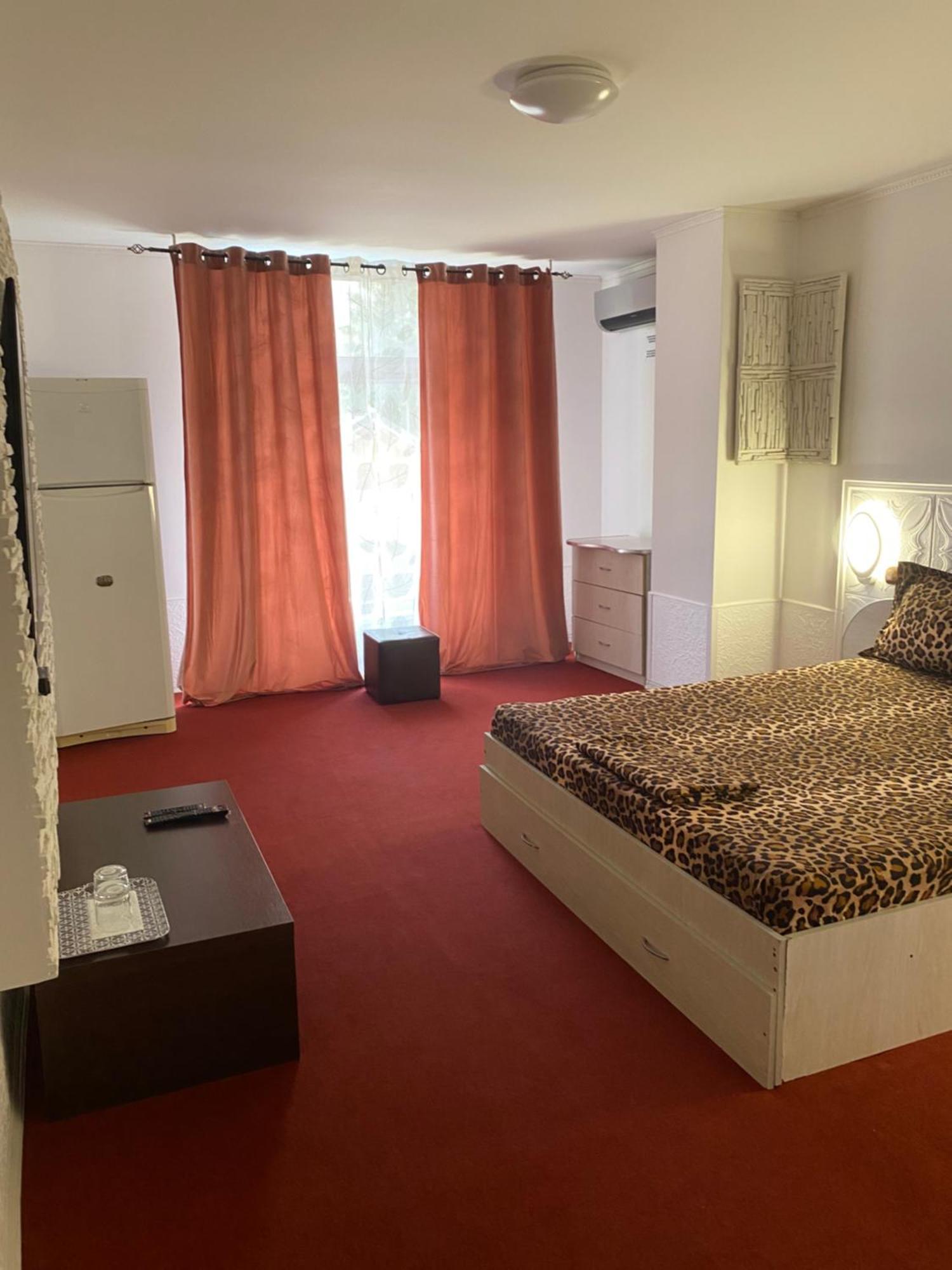 Karra Hotels Voluntari Eksteriør bilde